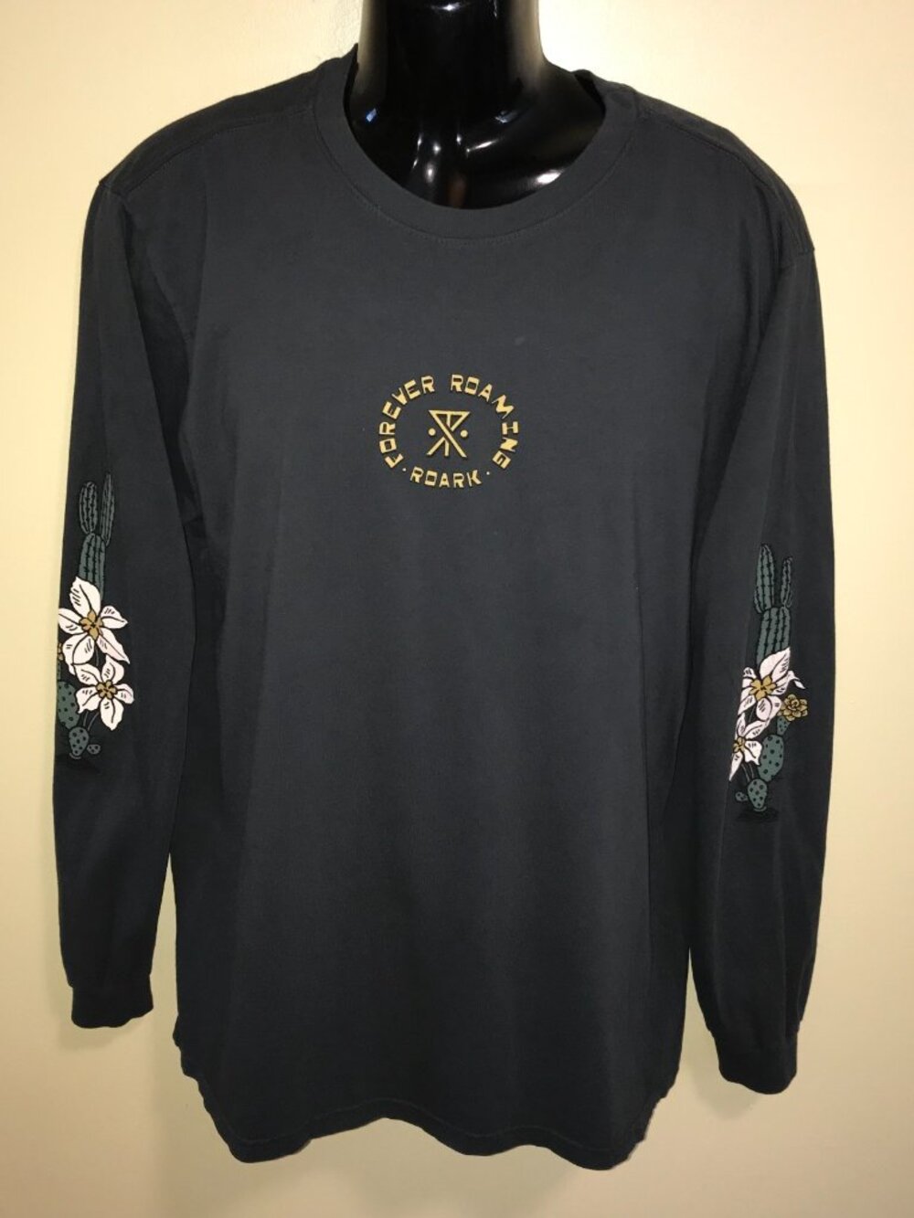 Men's Roark Forever Roaming Jaguar Long Sleeve T-shirt-Garment Dyed-Size: L - Picture 3 of 16